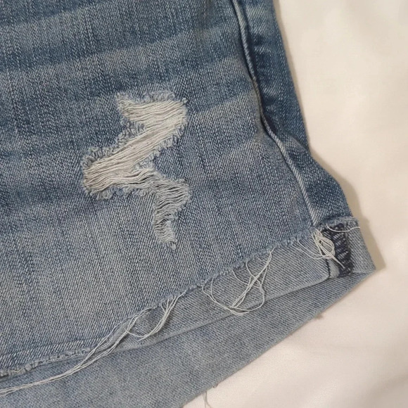 Abercrombie & Fitch High Rise Medium Destroy Short, Color Blue Size 30 - Picture 8 of 15